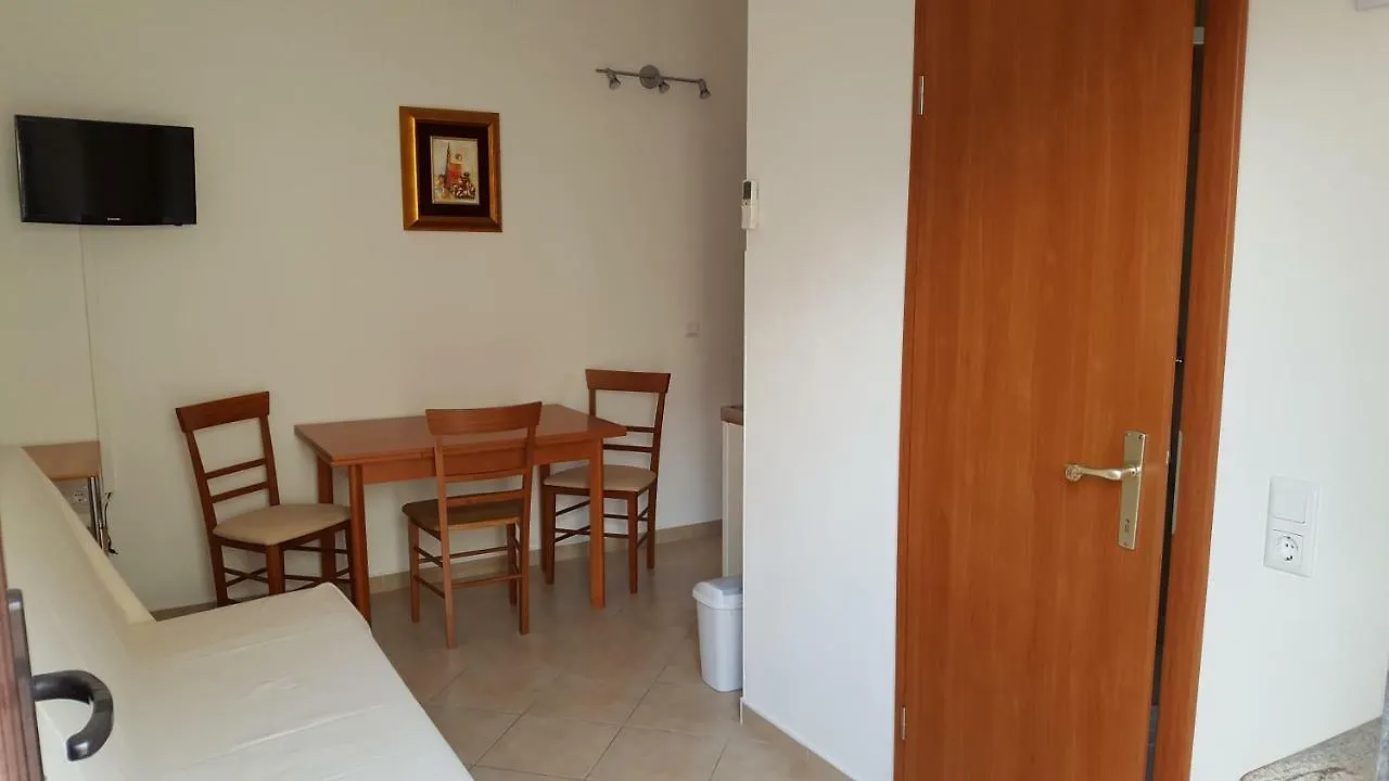 公寓 Apartmani M&M 比奥格勒·纳·莫鲁